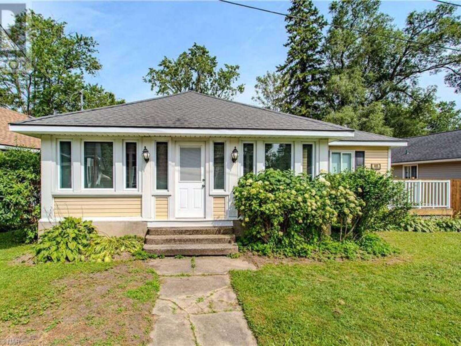 405 CAMBRIDGE Road W, Crystal Beach, Ontario L0S 1B0