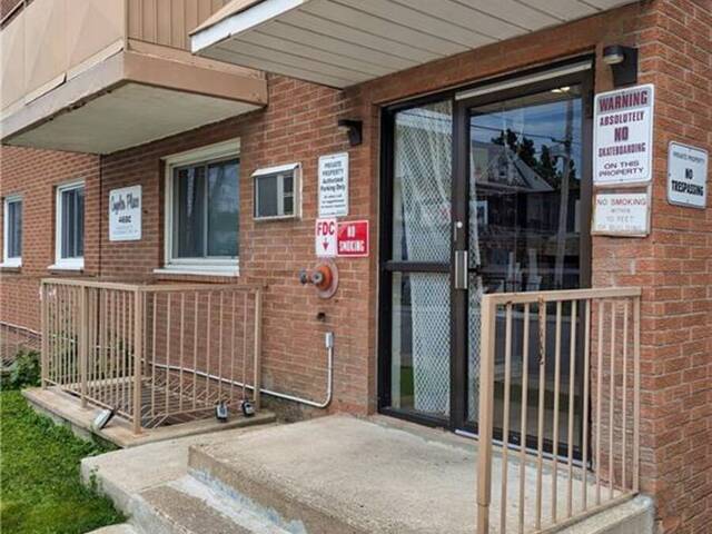 4692 CRYSLER Avenue Unit# 305 Niagara Falls Ontario, L2E 3V8