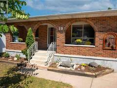 10 DUNDAS Crescent St. Catharines Ontario, L2T 1T3