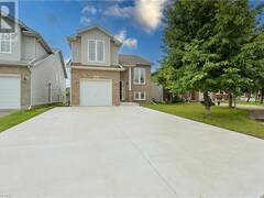 8414 ATACK Court Niagara Falls Ontario, L2H 3N4