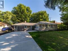 6611 O'NEIL Street Niagara Falls Ontario, L2J 1M9