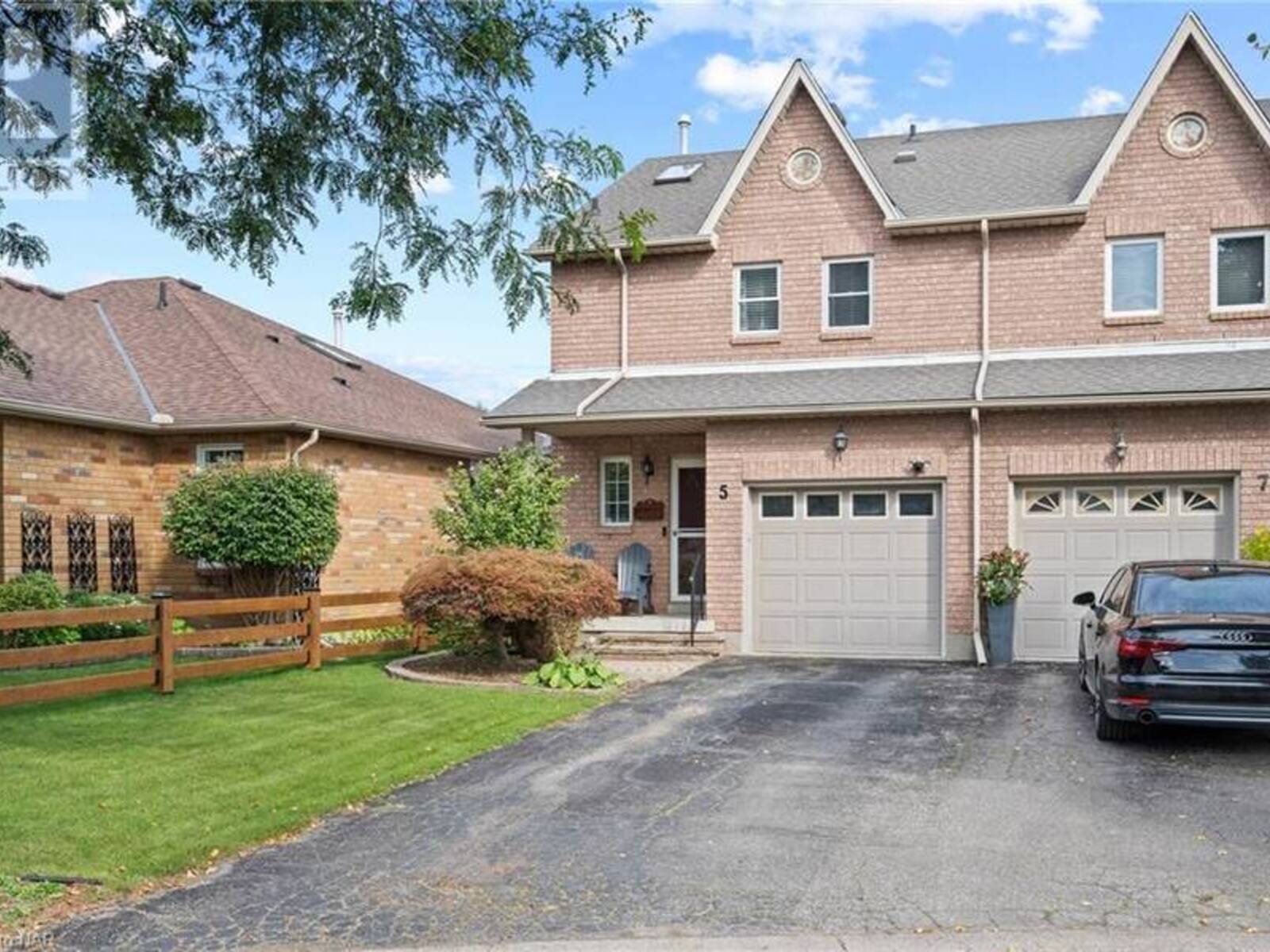 5 FONTHILL Court, St. Catharines, Ontario L2N 7R4