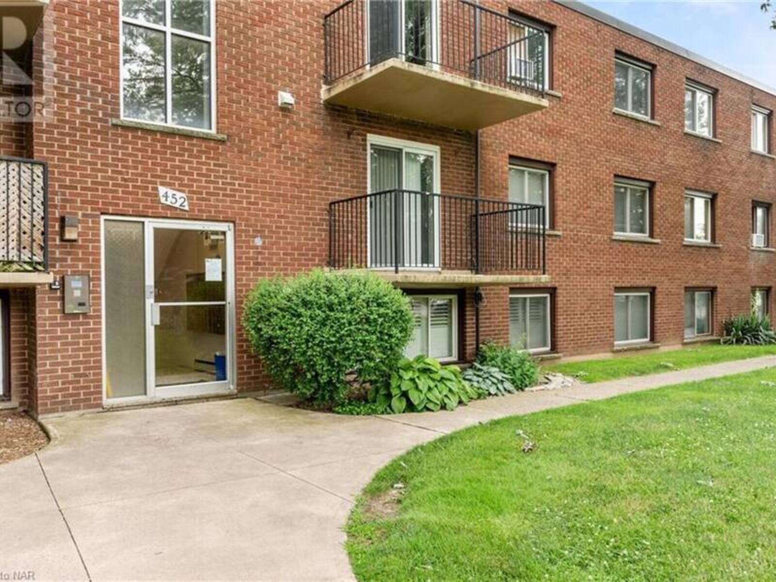 452 CARLTON Street Unit# 4, St. Catharines, Ontario L2M 4X1