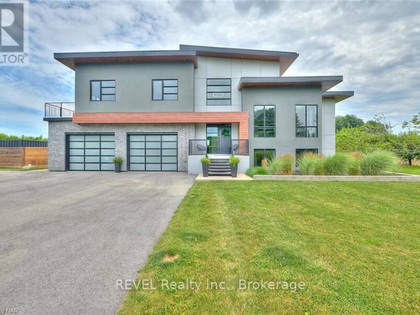 1508 GREGORY ROAD, St. Catharines, Ontario L2R 6P9