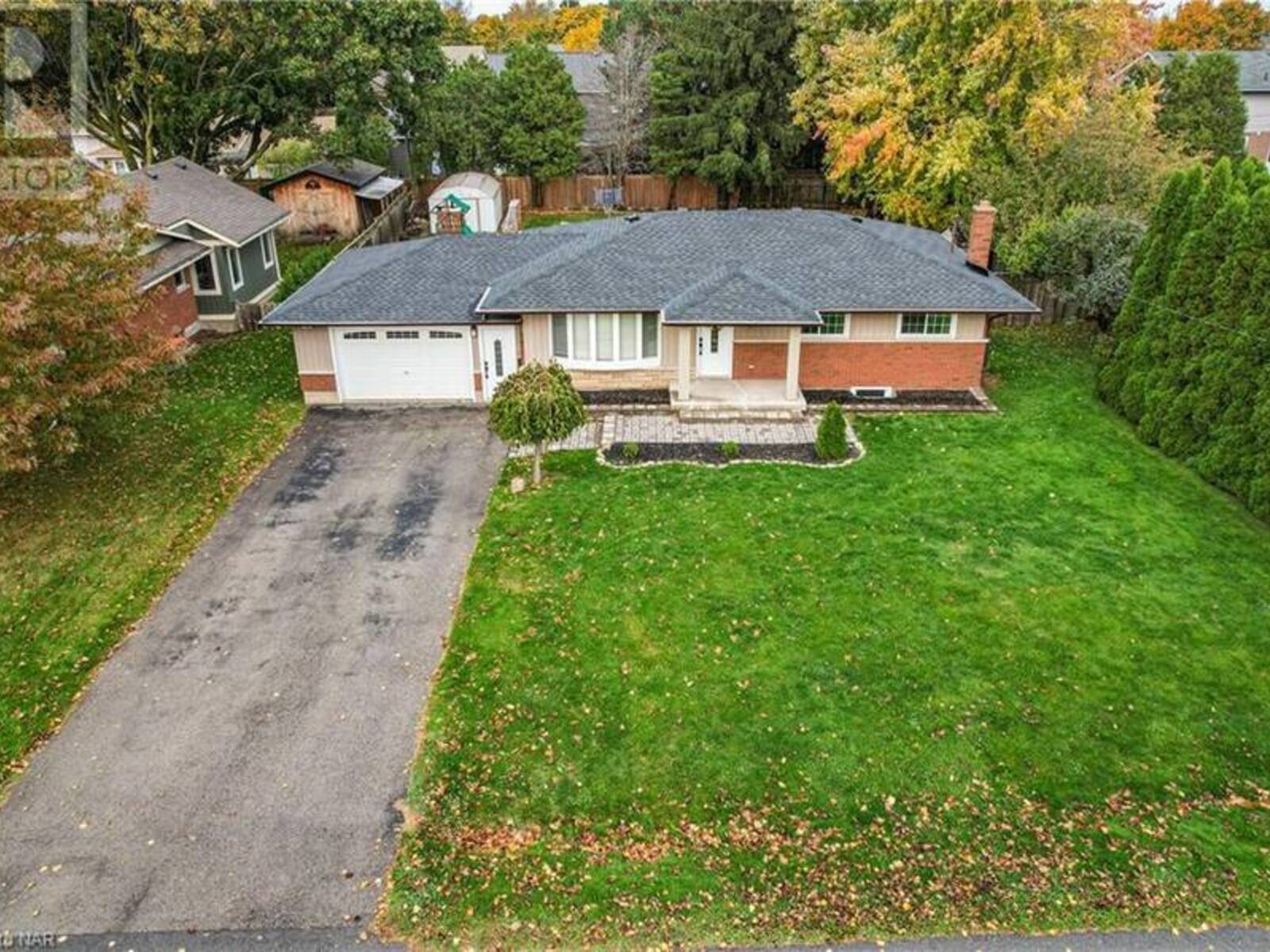 23 PINEWOOD Avenue, Grimsby, Ontario L3M 1W2