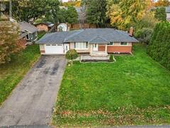 23 PINEWOOD AVENUE Grimsby Ontario, L3M 1W2