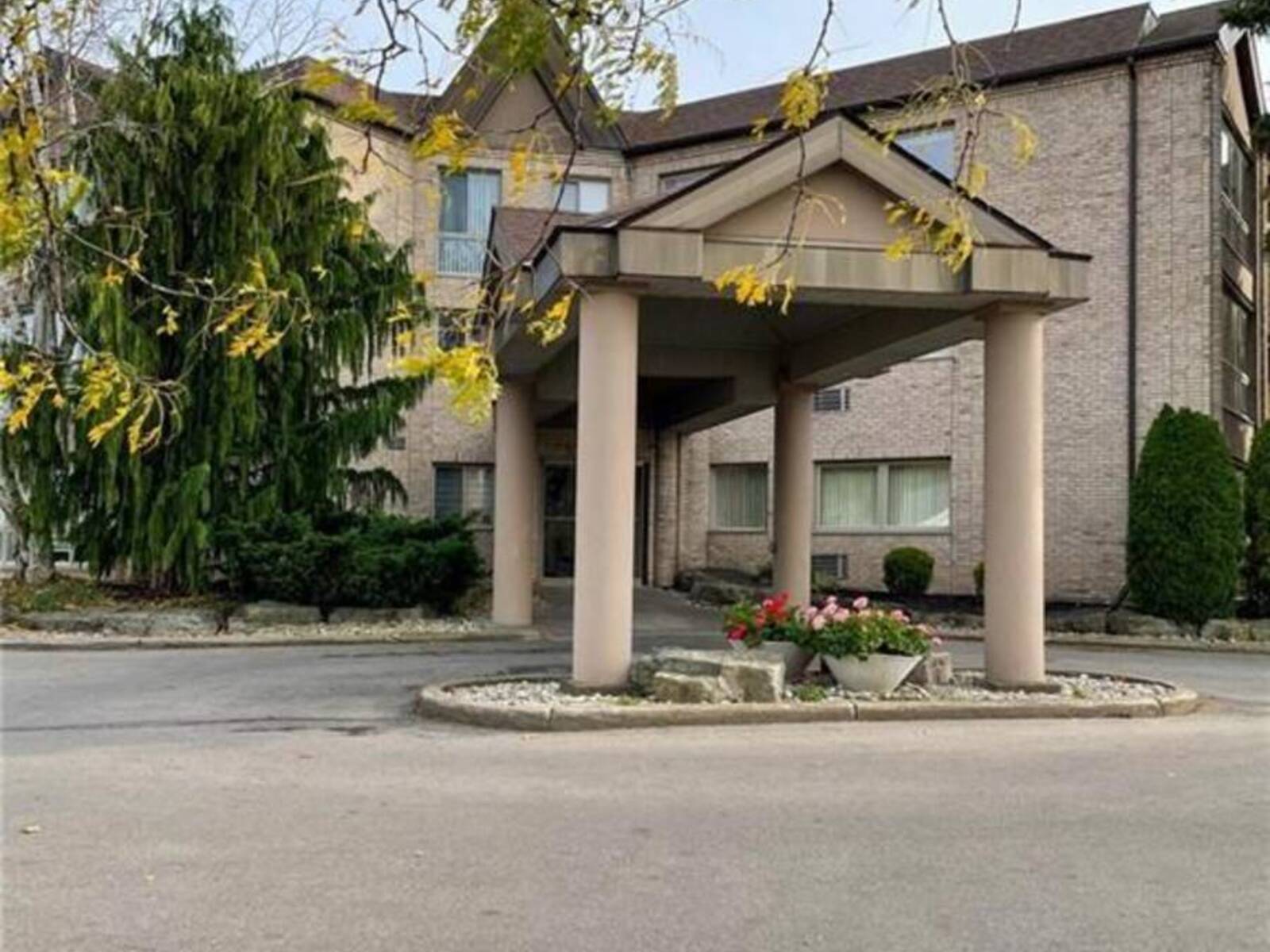 201 - 3364 MONTROSE ROAD, Niagara Falls, Ontario L2E 6S4