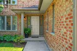 13 WEST FARMINGTON DRIVE | St. Catharines Ontario | Slide Image Two