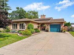 55 SHERWOOD FOREST TRAIL Welland Ontario, L3C 5X7