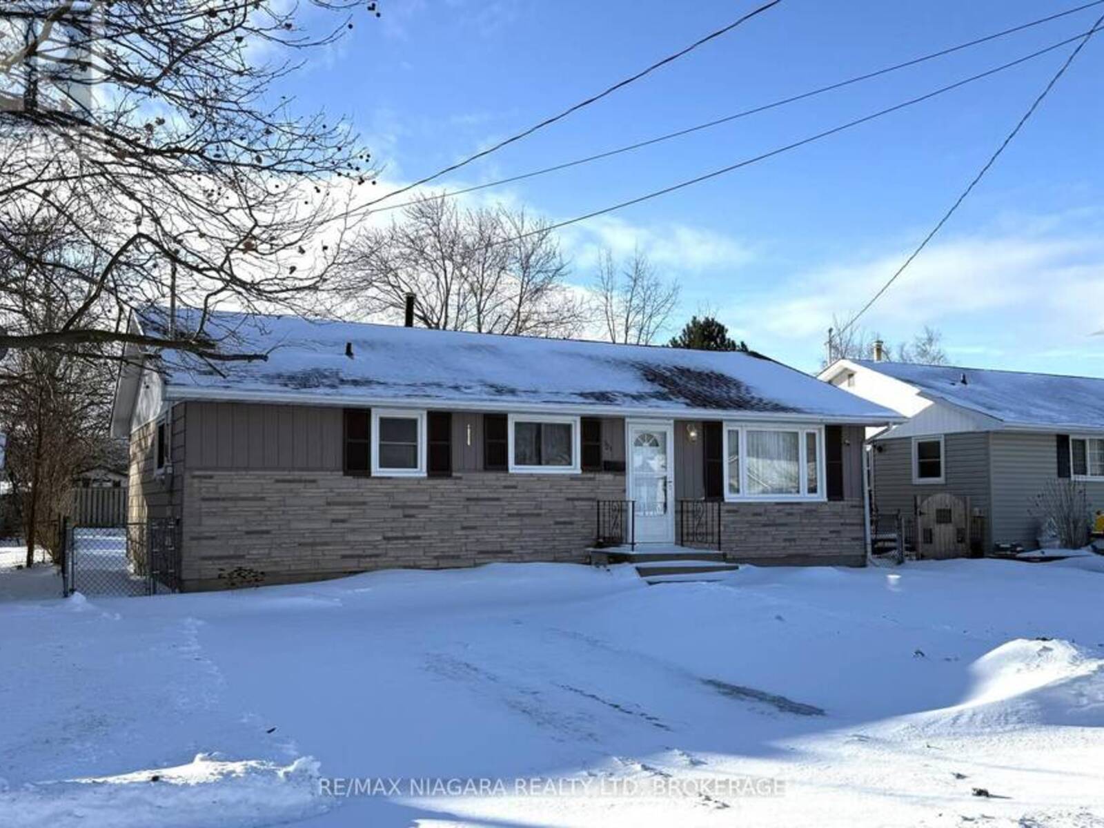 321 DUFFERIN STREET, Fort Erie, Ontario L2A 2T8