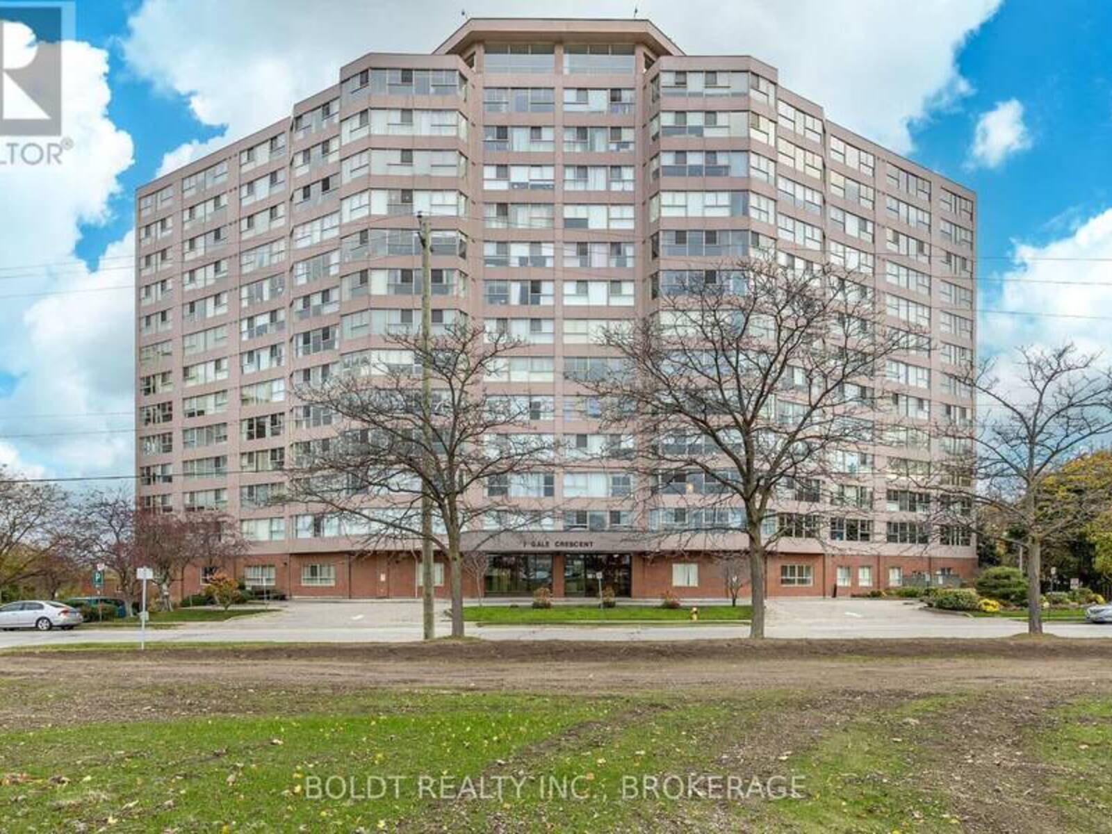 604 - 7 GALE CRESCENT, St. Catharines, Ontario L2R 7M8