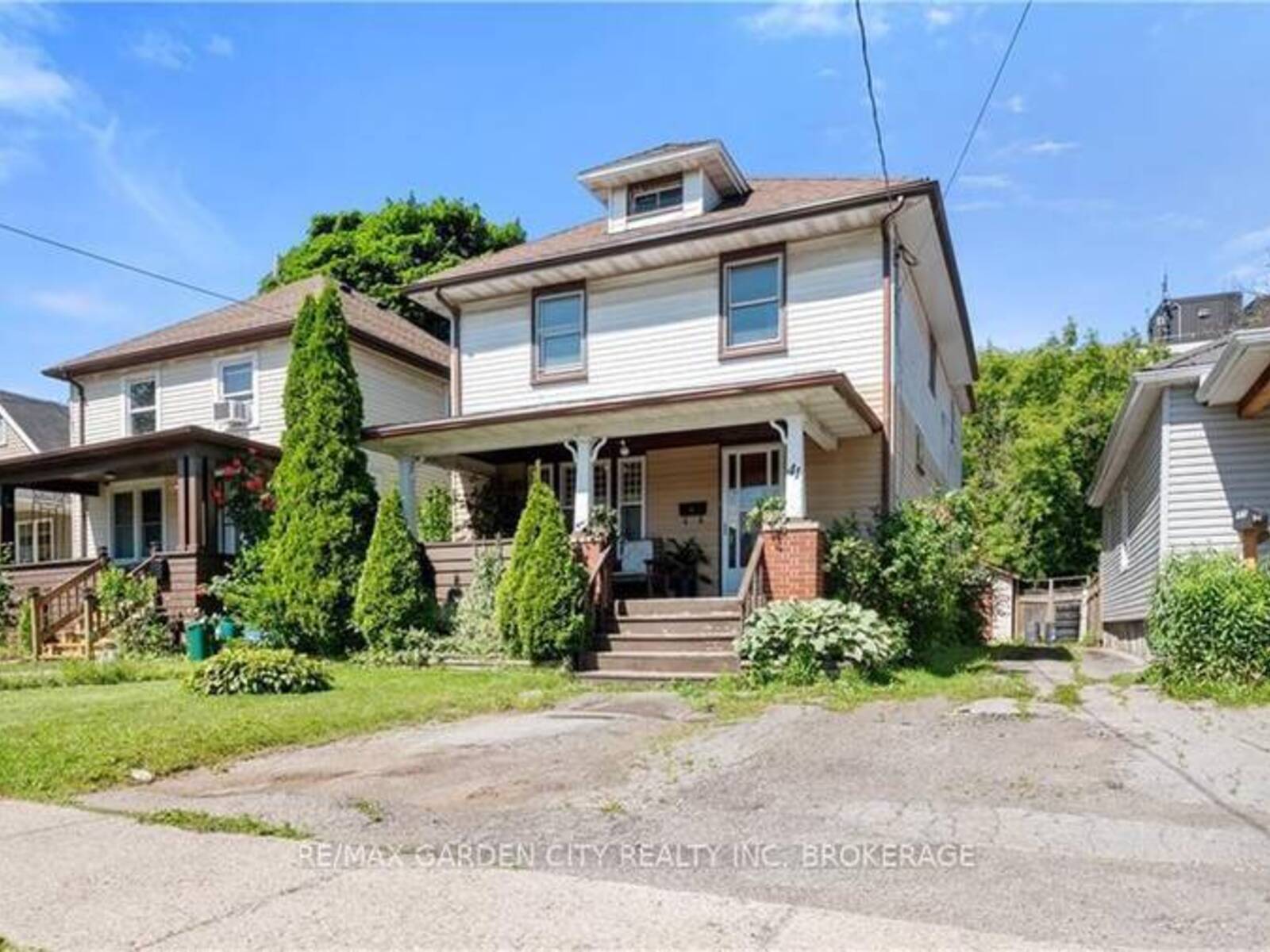 41 BERRYMAN AVENUE, St. Catharines, Ontario L2R 3W8