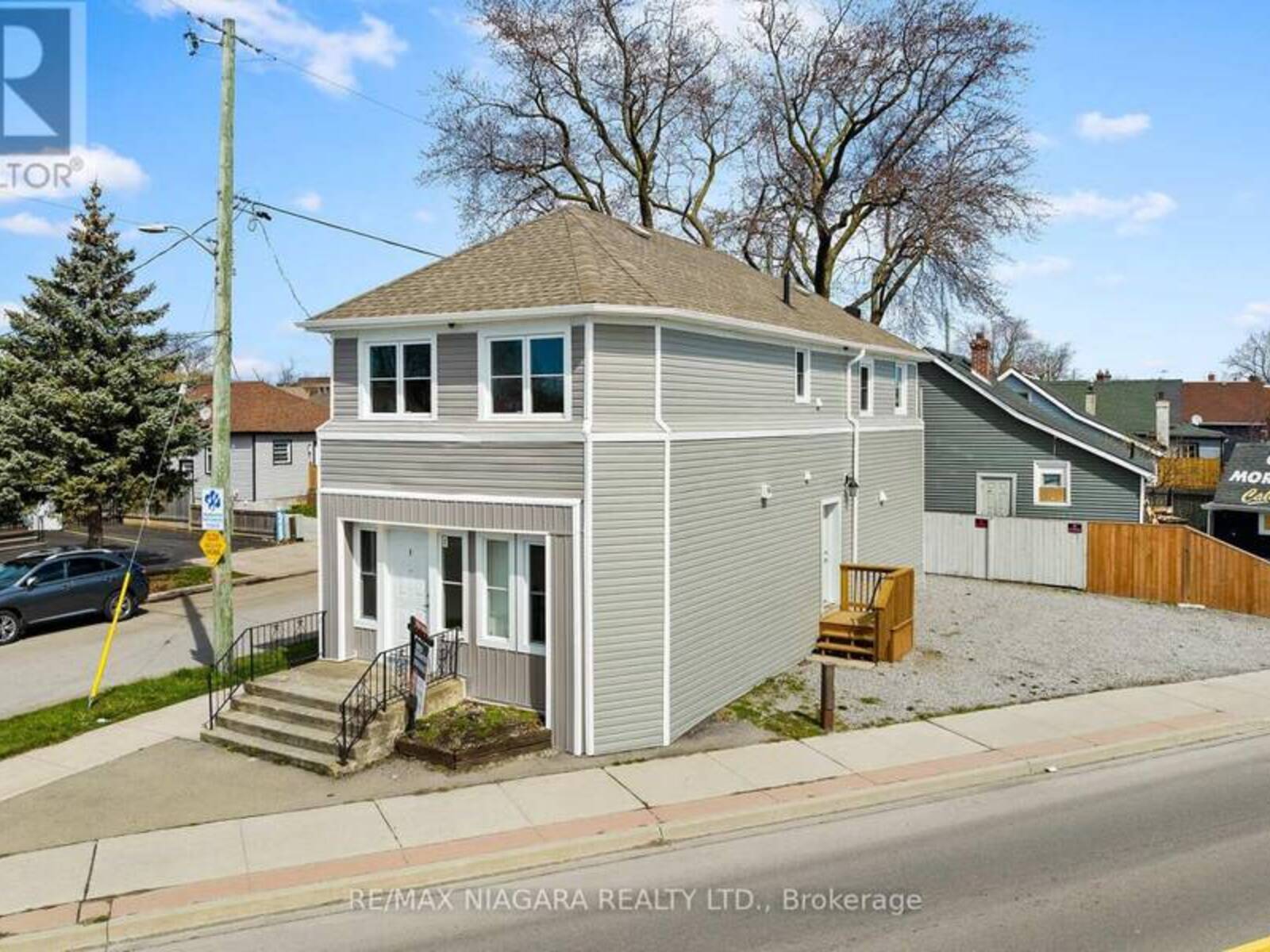 80 PAGE STREET, St. Catharines, Ontario L2R 4A9