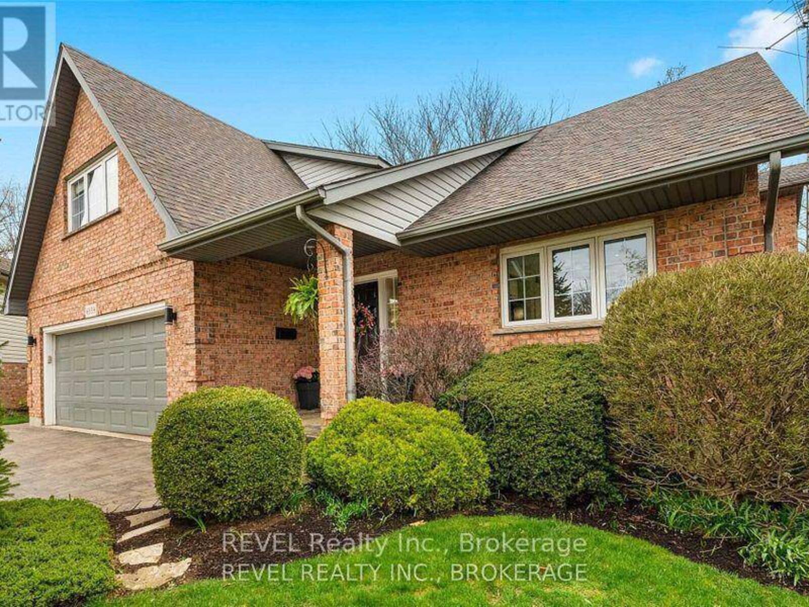 6839 IMPERIAL COURT, Niagara Falls, Ontario L2G 7W9