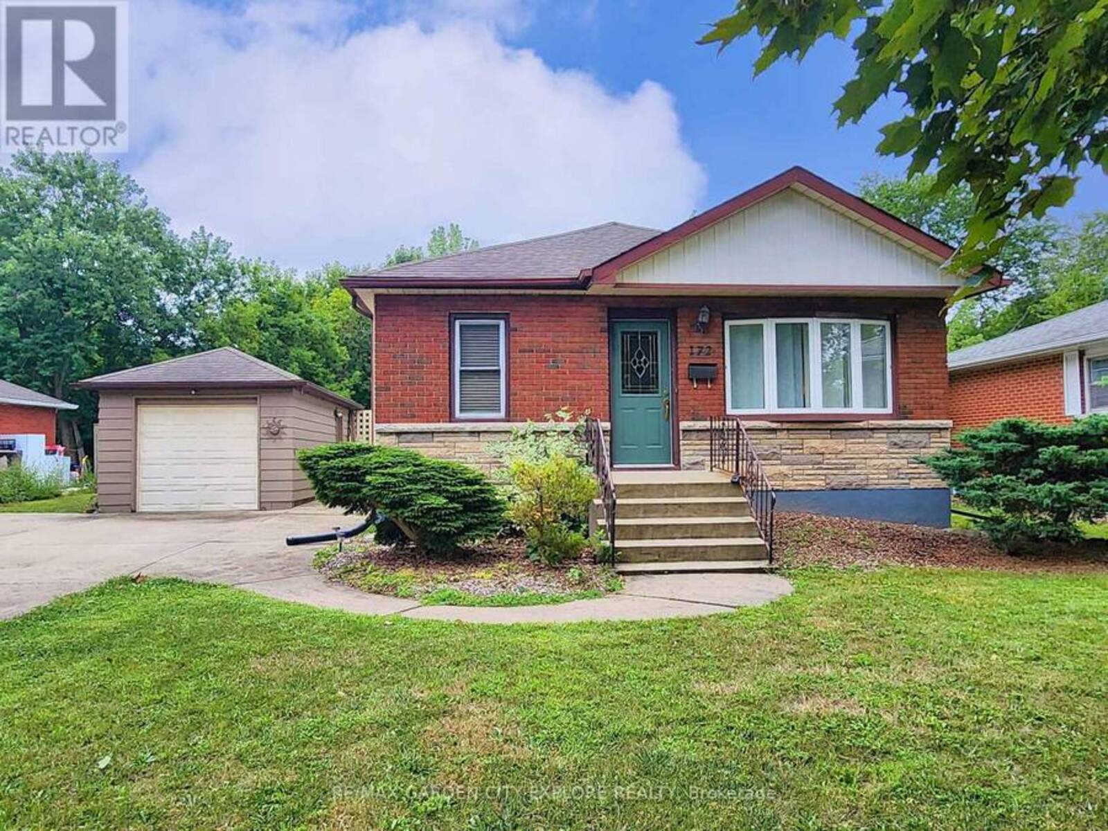 172 GLENDALE AVENUE, St. Catharines, Ontario L2T 2K3