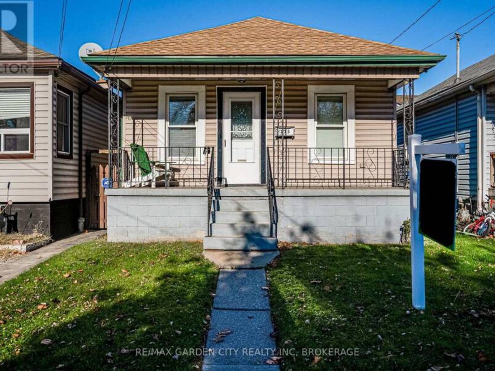 175 MCANULTY BOULEVARD, Hamilton, Ontario L8H 3H8