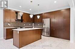 32 SPARKLE DRIVE | Thorold Ontario | Slide Image Ten