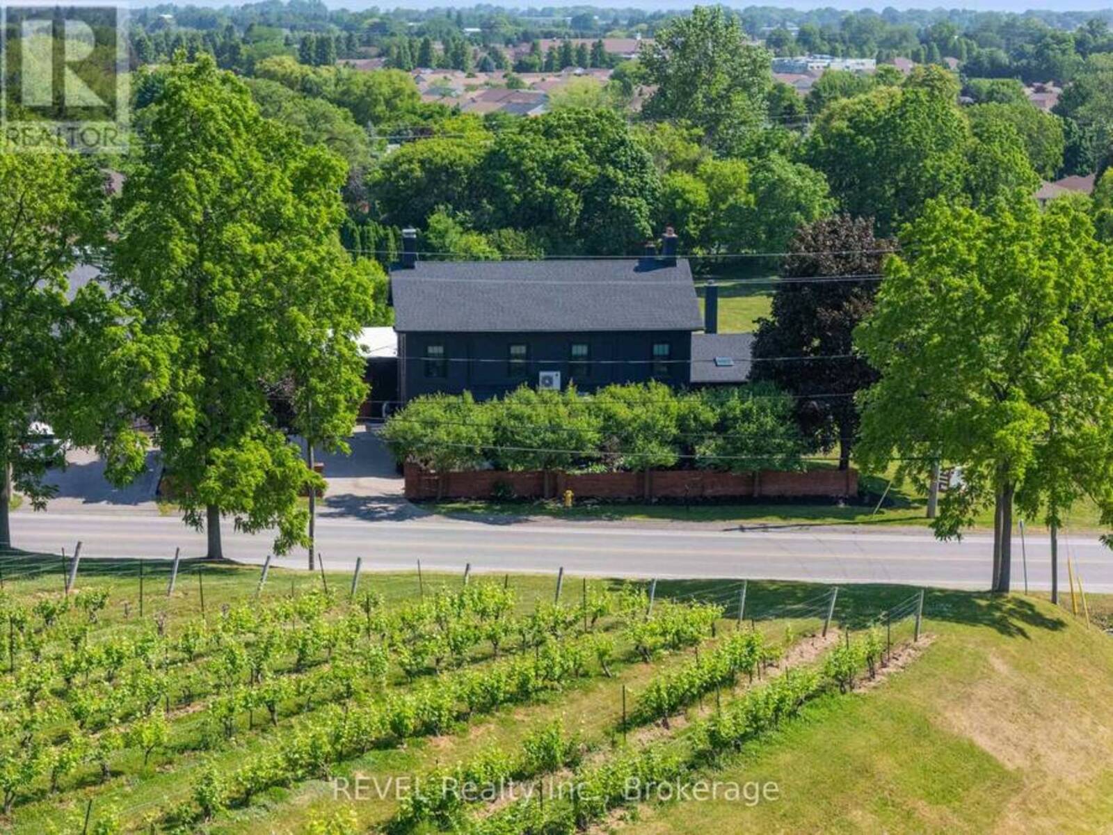 3543 KING STREET, Lincoln, Ontario L0R 2C0