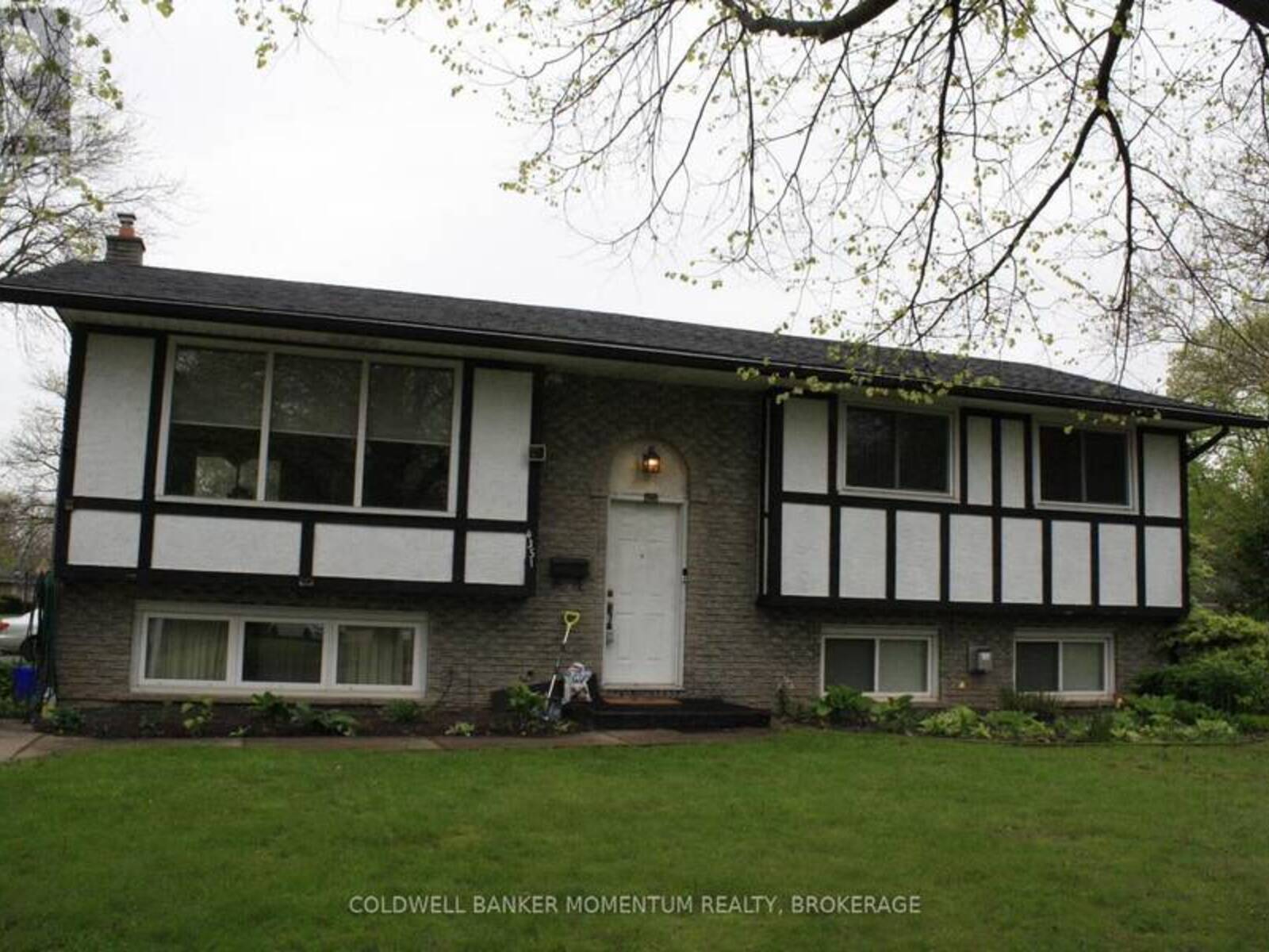 4351 BRIARWOOD AVENUE, Niagara Falls, Ontario L2E 5W2