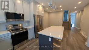 37A ORMONDE AVENUE | St. Catharines Ontario | Slide Image Ten
