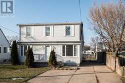 9 FIR AVENUE | St. Catharines Ontario | Slide Image Two
