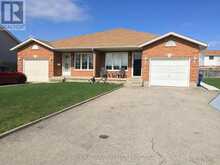 7701 CORTINA CRESCENT | Niagara Falls Ontario | Slide Image Two