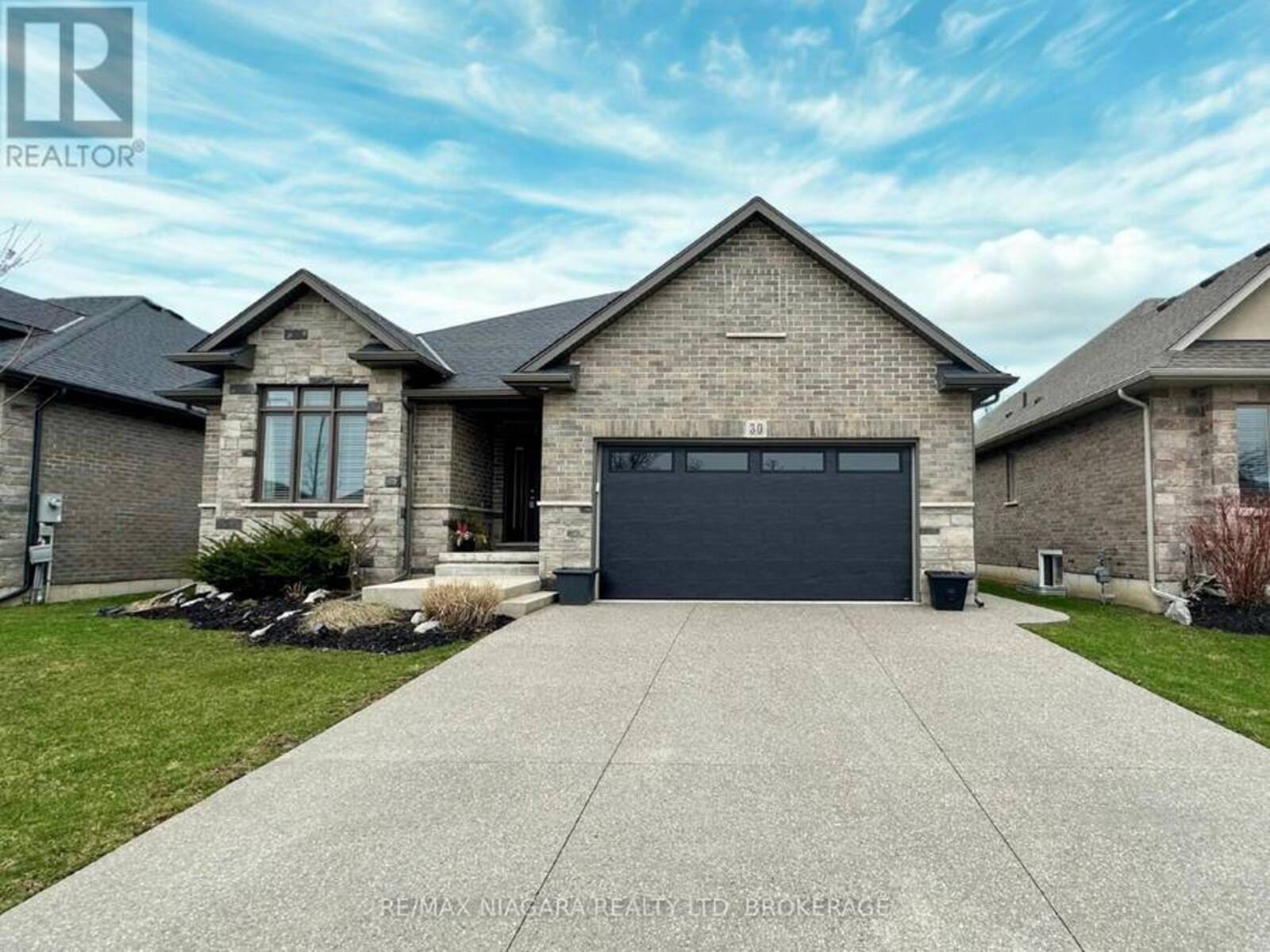 30 RENFIELD STREET, Port Colborne, Ontario L3K 0A7