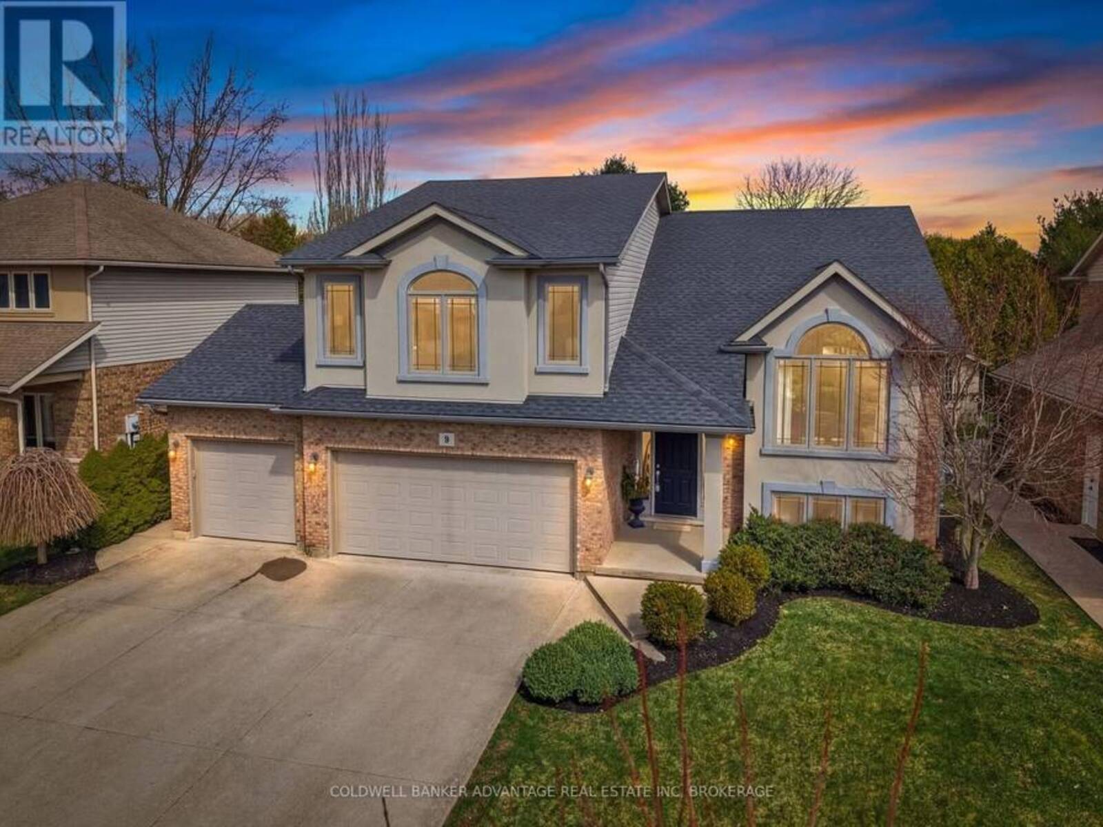 9 BACON LANE, Fonthill, Ontario L3E 0P5