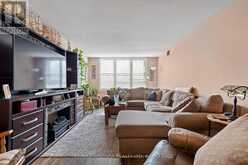 B5 - 7 GALE CRESCENT | St. Catharines Ontario | Slide Image Five