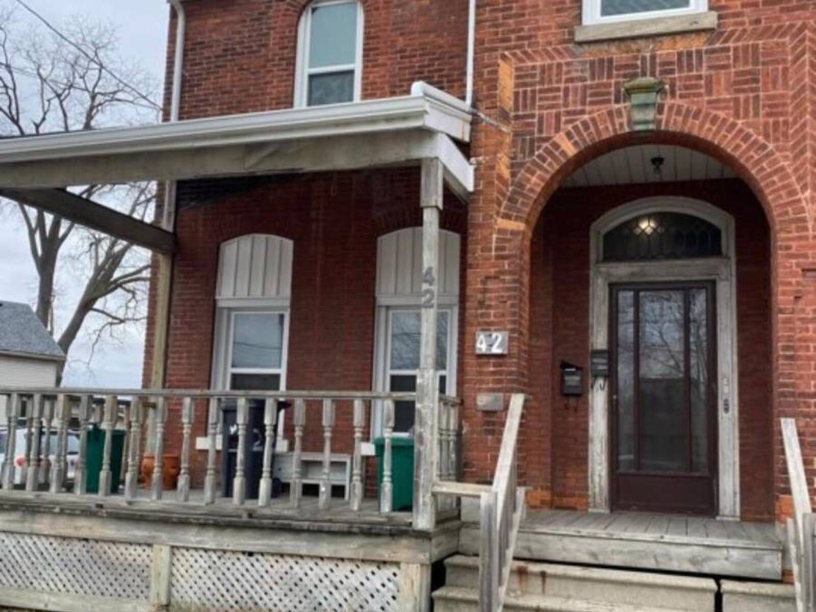 42 NIAGARA STREET, St. Catharines, Ontario L2R 4K9