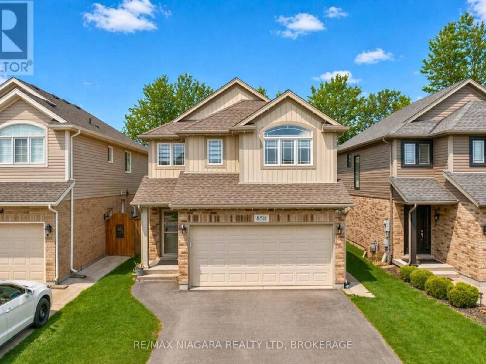 8511 JENNIFER CRESCENT, Niagara Falls, Ontario L2H 0J3