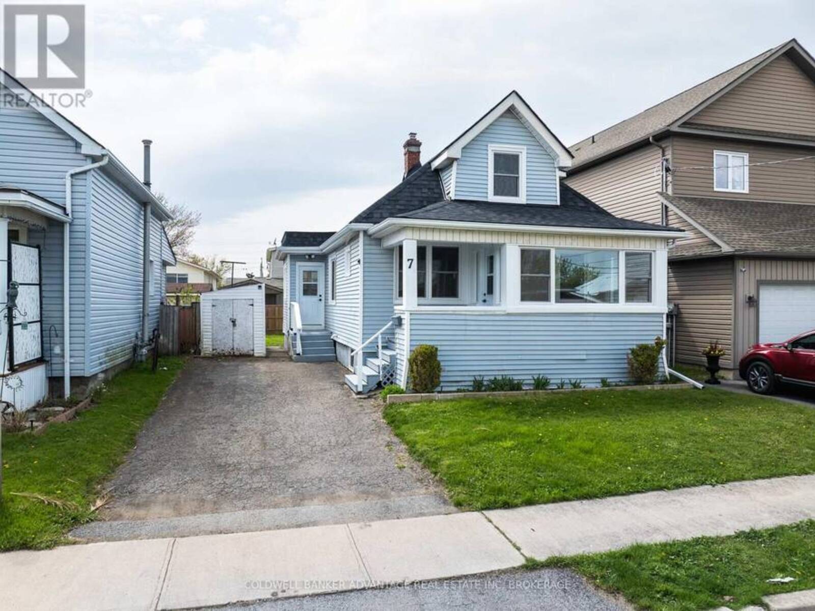 7 BATTLE STREET, Thorold, Ontario L2V 3W3