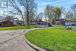 10 BRIARFIELD CRESCENT | St. Catharines Ontario | Slide Image Three