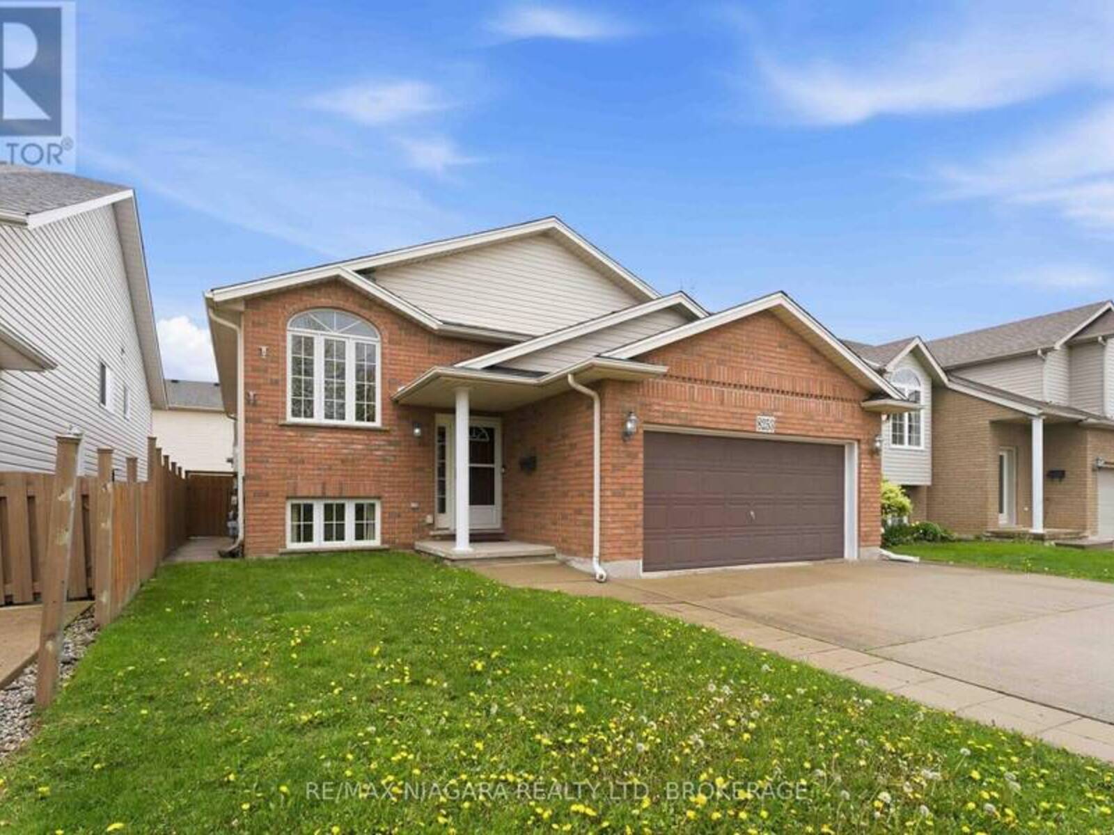 8253 COSTABILE DRIVE, Niagara Falls, Ontario L2H 3L2