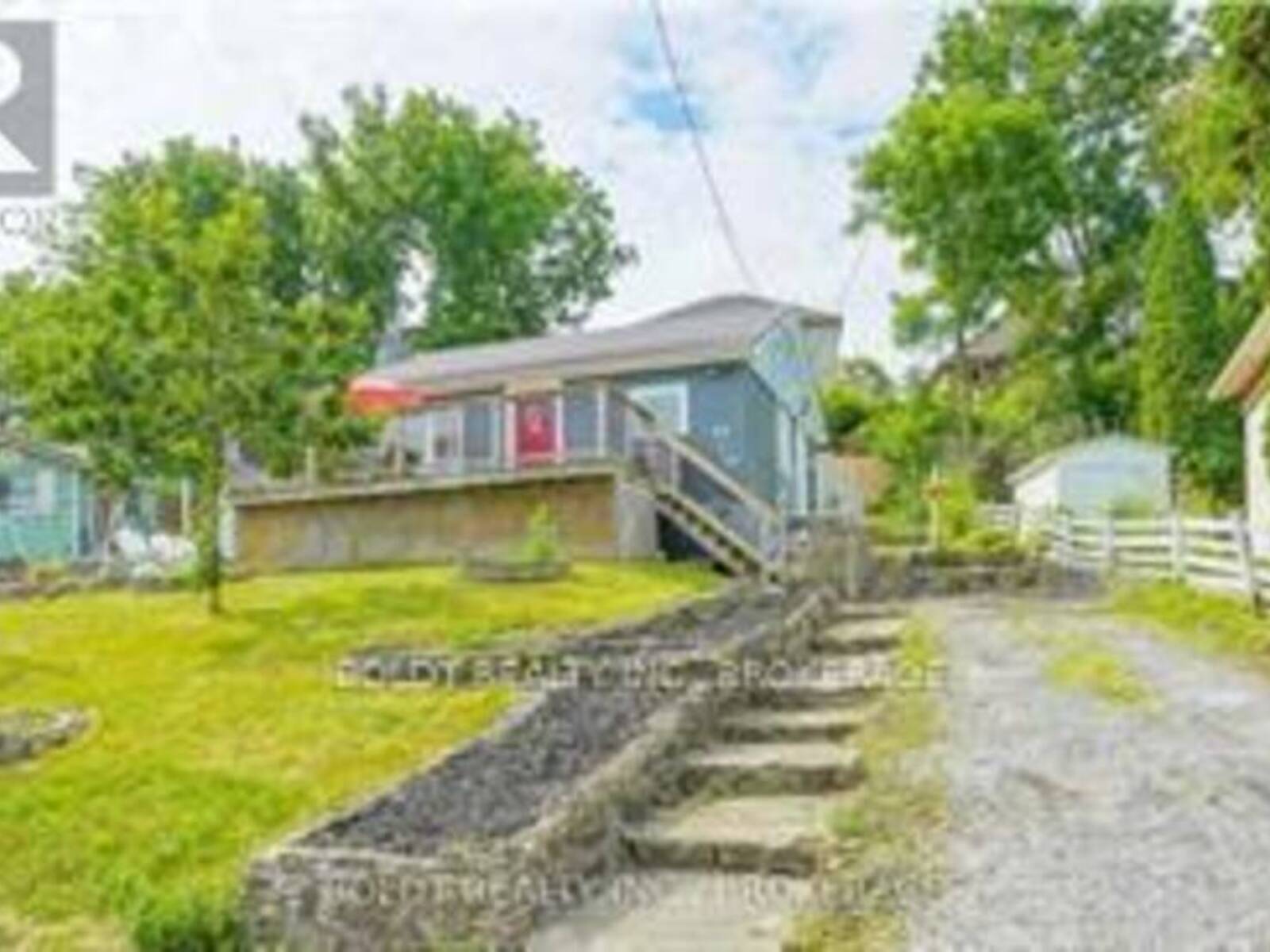 61 BRADLEY STREET, St. Catharines, Ontario L2T 1R5