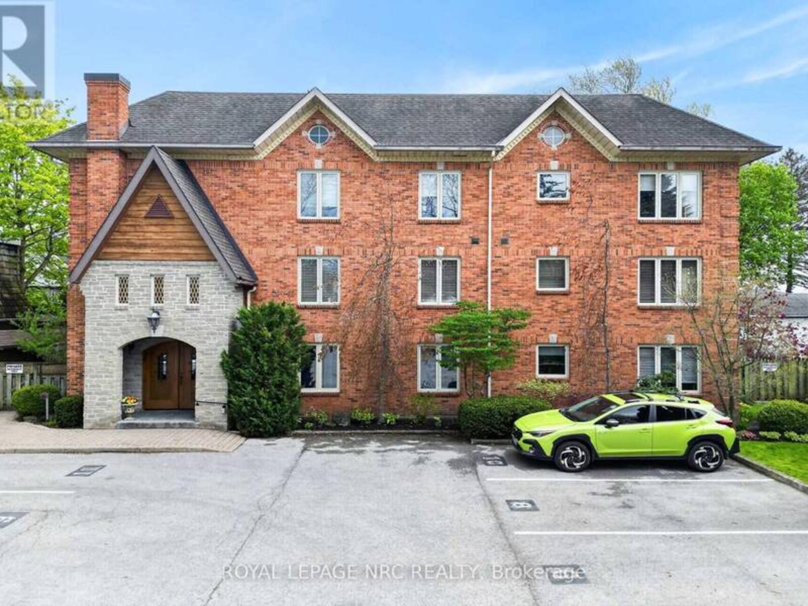 302 - 55 MAIN STREET, St. Catharines, Ontario L2N 4T8