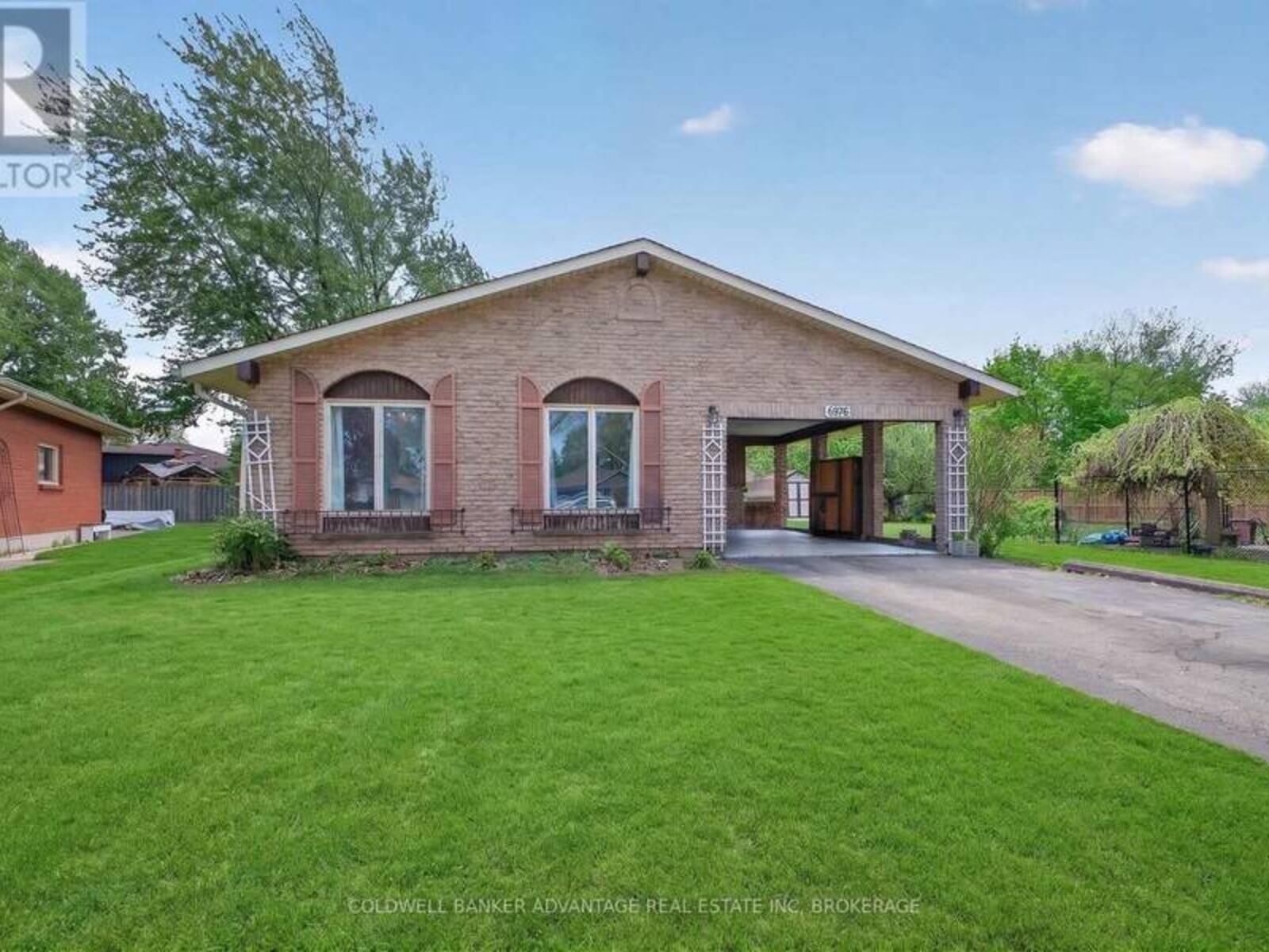 6976 ABBEY CIRCLE, Niagara Falls, Ontario L2J 3N4