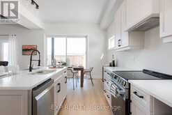 6152 CURLIN CRESCENT | Niagara Falls Ontario | Slide Image Three