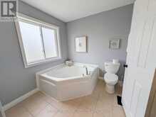 47 HONEY LOCUST CIRCLE | Thorold Ontario | Slide Image Thirty-one