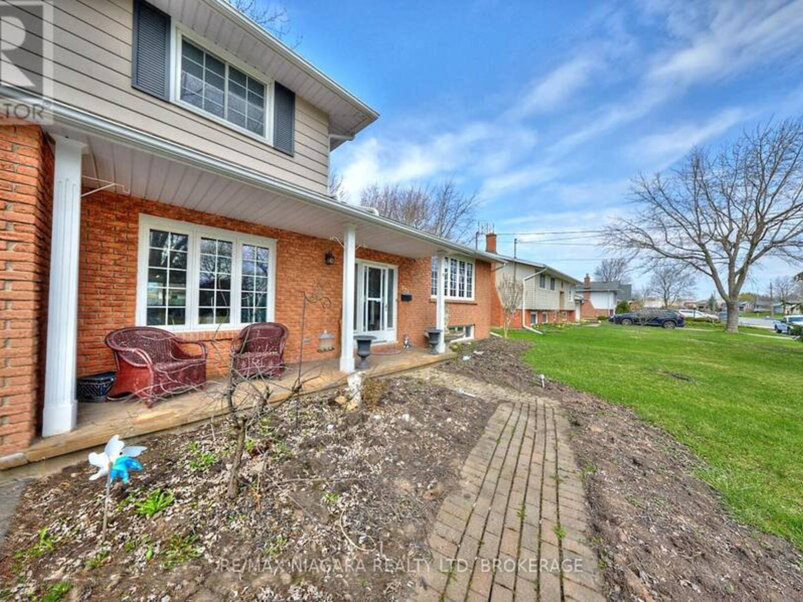 953 GRANDVIEW ROAD, Fort Erie, Ontario L2A 5R4
