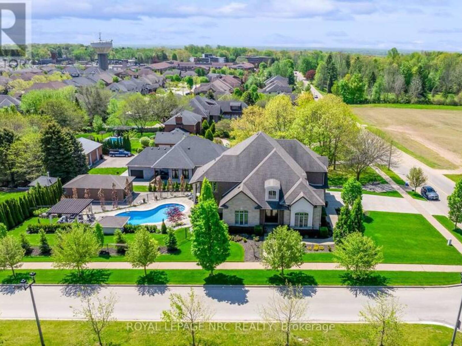 34 MARLENE STEWART DRIVE, Fonthill, Ontario L3E 0S3