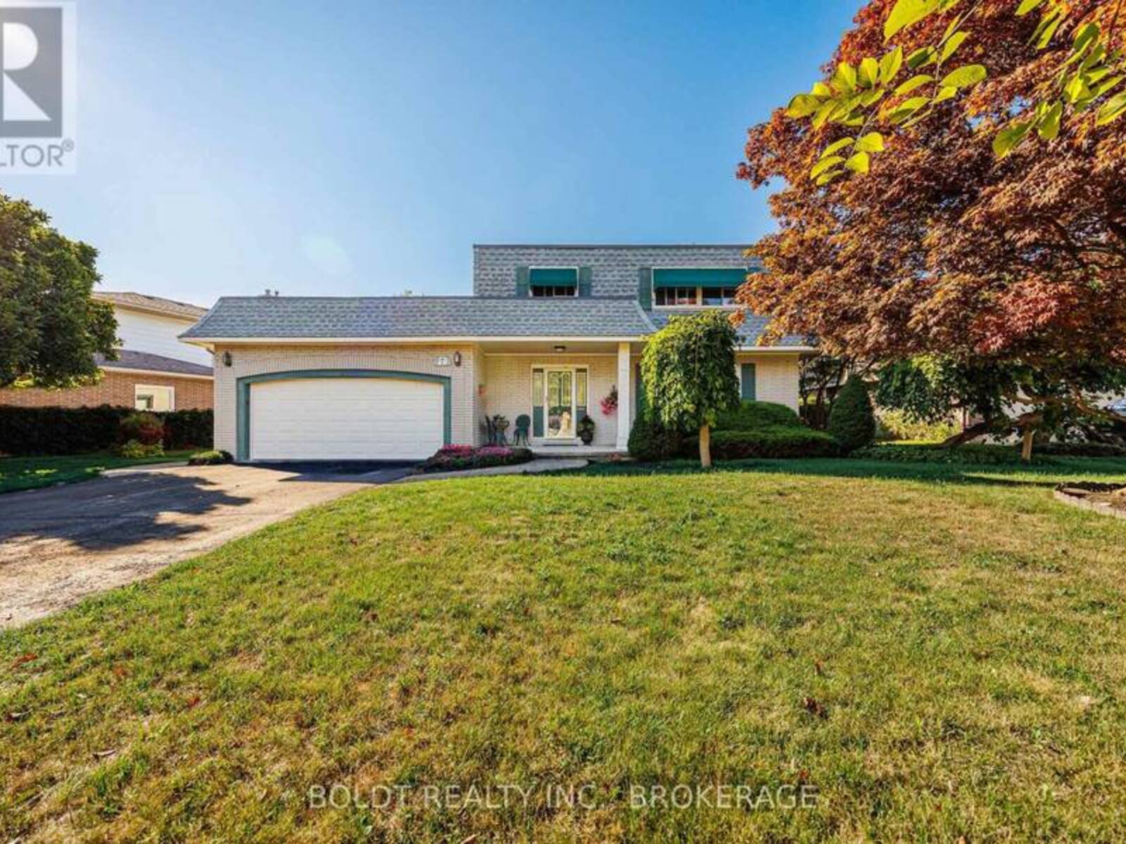 7 MAYHOLME COURT, St. Catharines, Ontario L2N 4C1