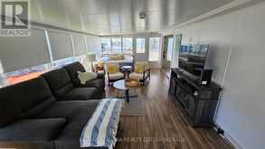 17 MARINER CRESCENT | Port Colborne Ontario | Slide Image Two