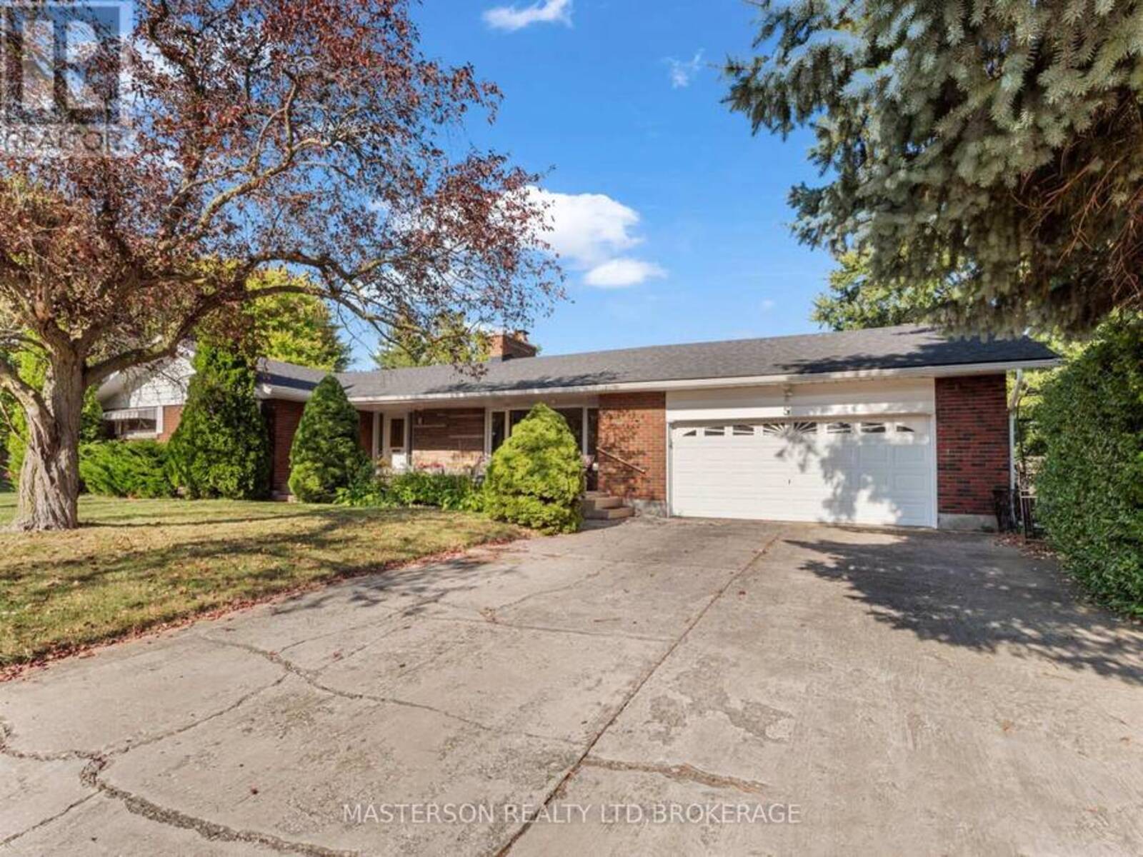 5 BURDY DRIVE, St. Catharines, Ontario L2S 2Z1