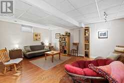 98 DEBORA DRIVE | Grimsby Ontario | Slide Image Thirty-five