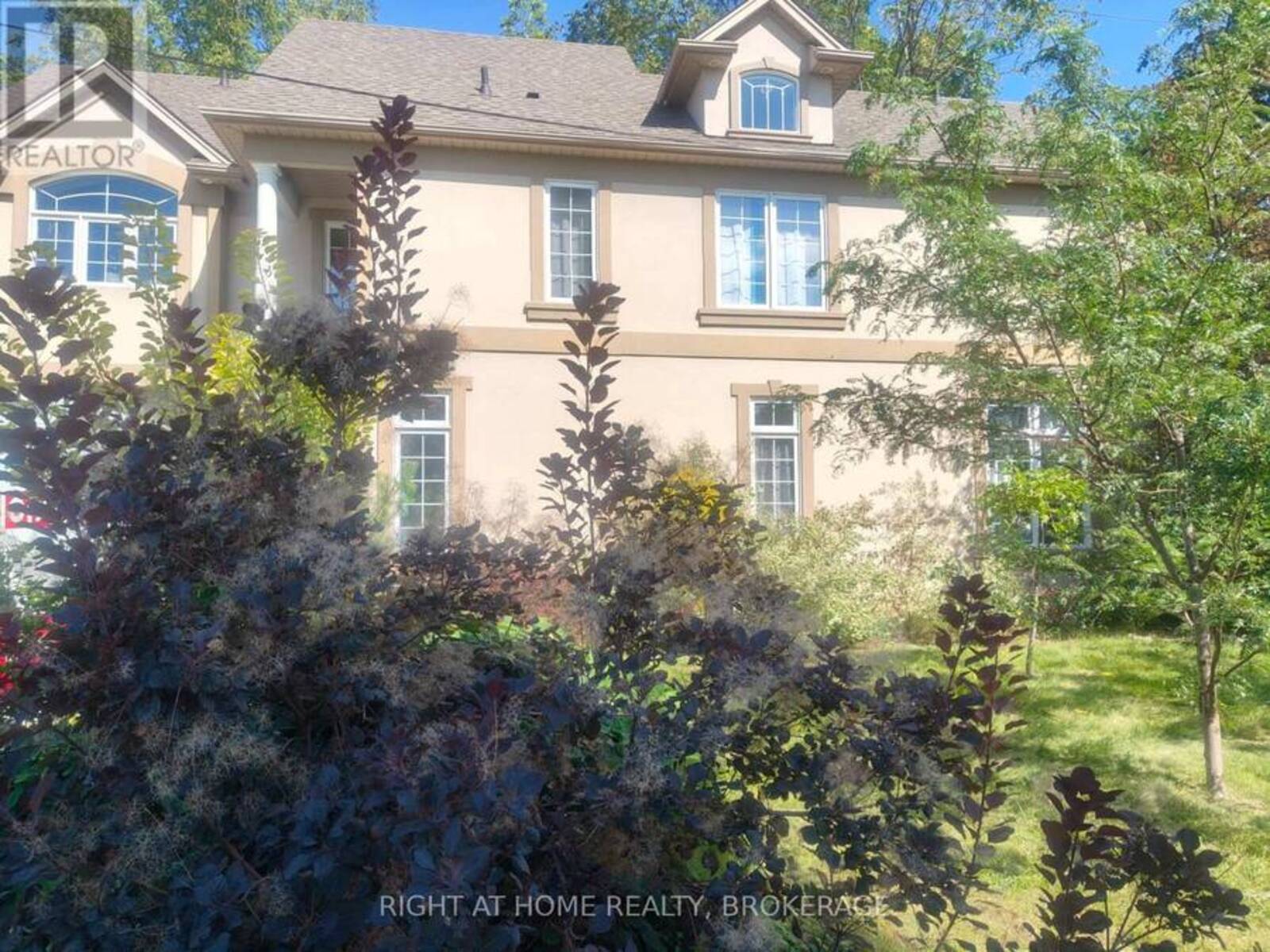 22 URSULA AVENUE, St. Catharines, Ontario L2T 1T1
