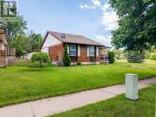 25 NEWLEAF CRESCENT | Welland Ontario | Slide Image Three