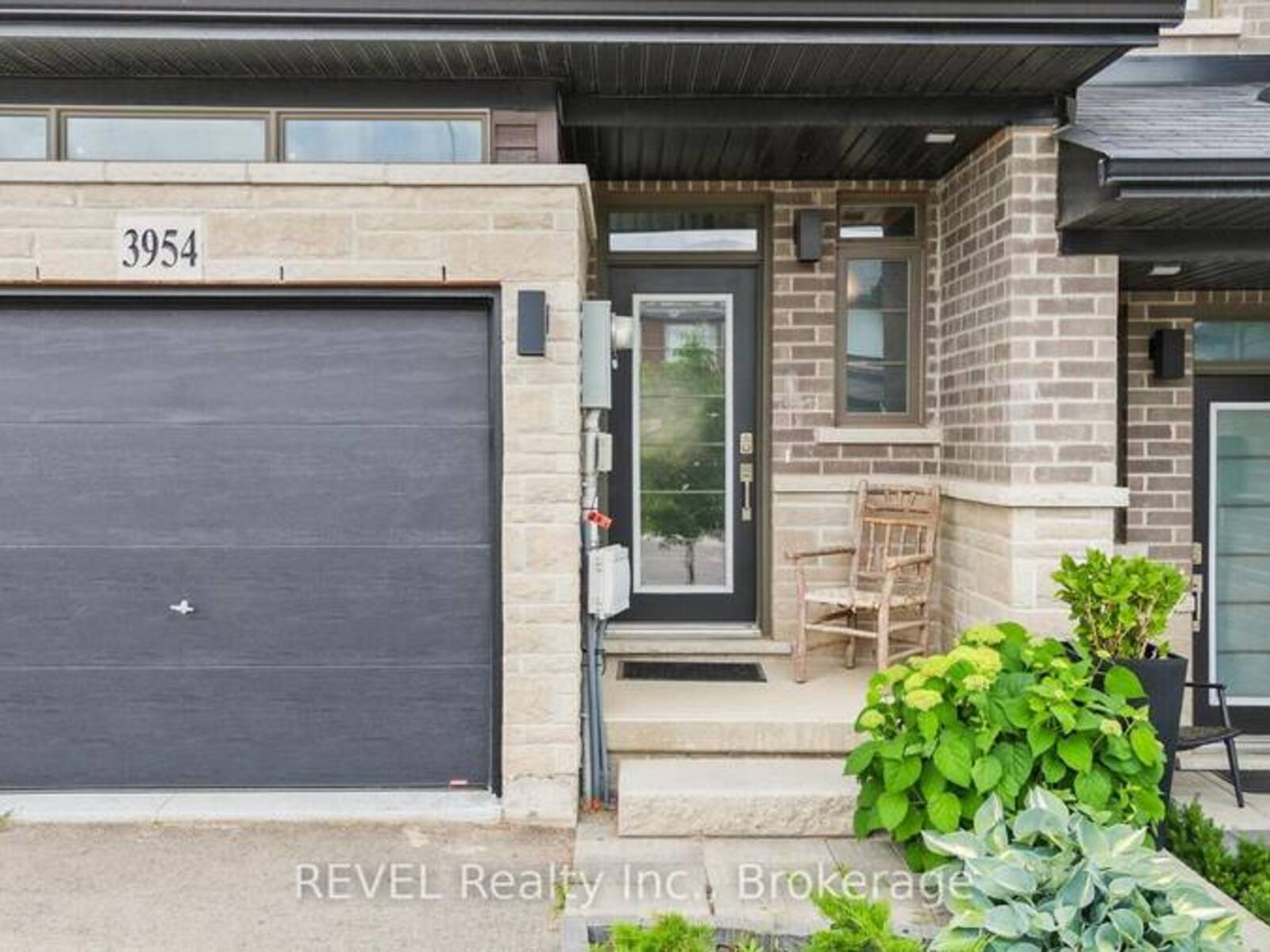 3954 CROWN STREET, Beamsville, Ontario L3J 0T1