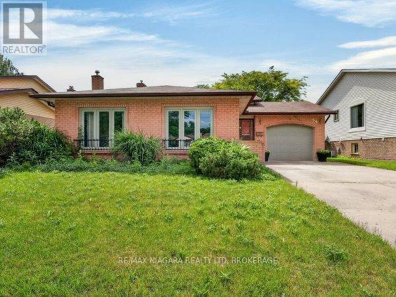 34 CRESTCOMBE ROAD, St. Catharines, Ontario L2S 2J4