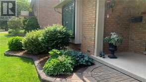 1084 QUAKER ROAD | Fonthill Ontario | Slide Image Four